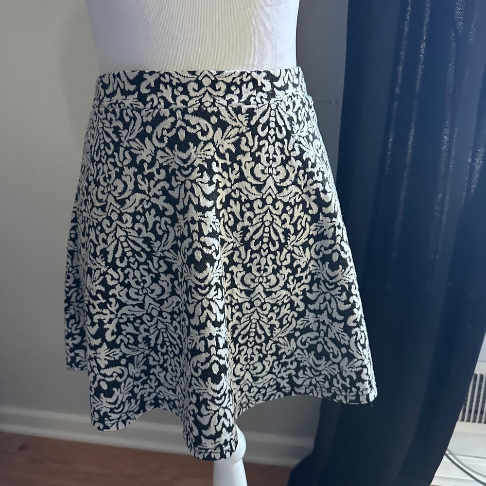 Elegant Black and White Patterned Skirt